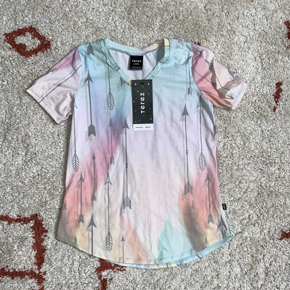 NWT- Zara- Terez- Multicolor Pastel Arrow V-Neck Tee- Sz Large (Fits like S/M) - Picture 1 of 7